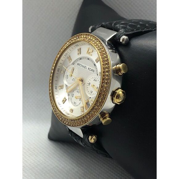 Michael Kors MK5626 Women's Leather Analog Silver Dial Quartz Wrist Watch BP25 - Picture 2 of 9